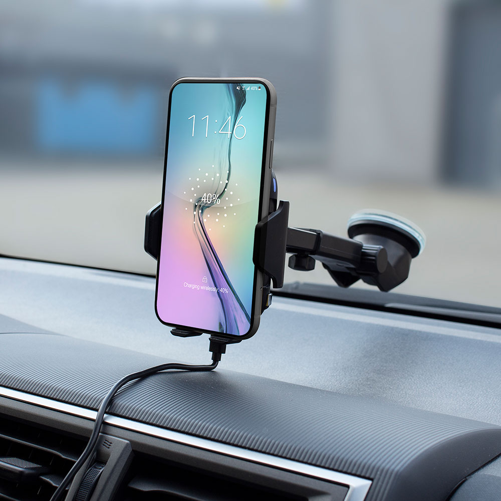 Automatic Smartphone Car Mount with support for fast wireless charging